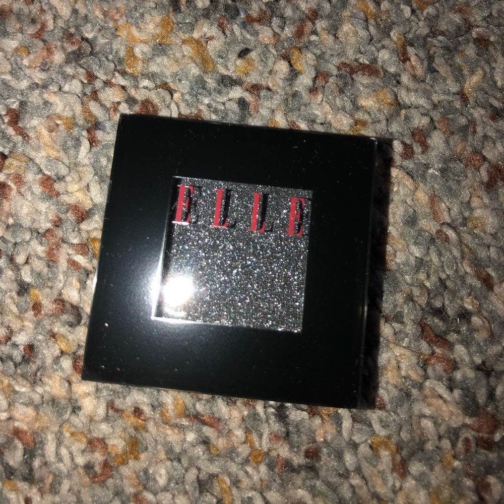 Elle single eyeshadow